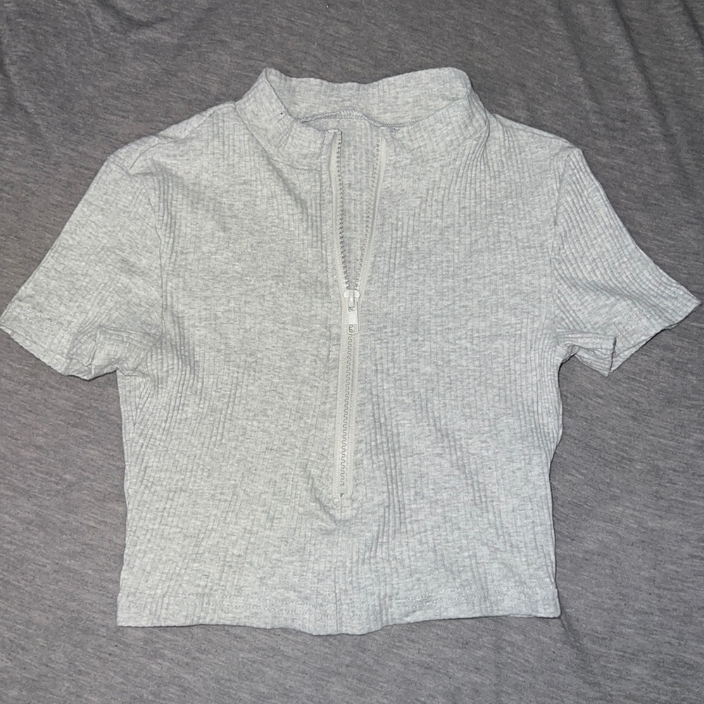 Zip-Up crop tee